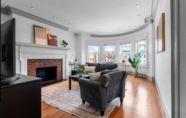 $4,200 | 857 Beacon Street, Unit 41 | Fenway