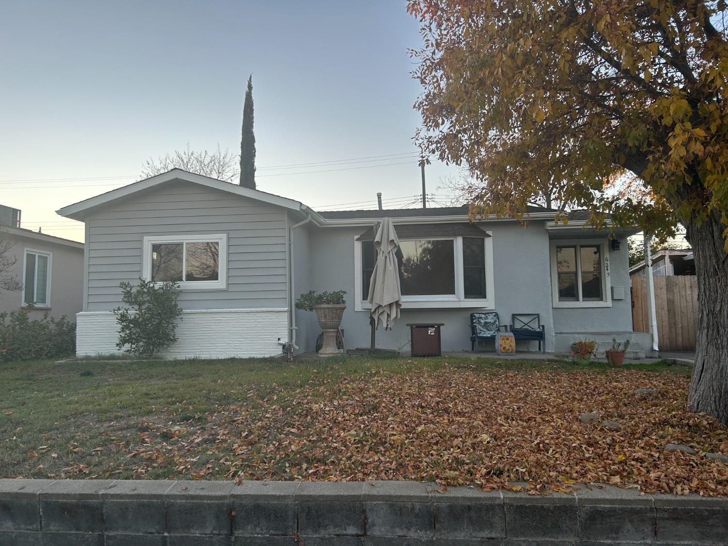 a front view of house with yard