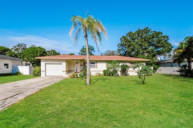 $415,000 | 6011 4th Street South | Greater Pinellas Point