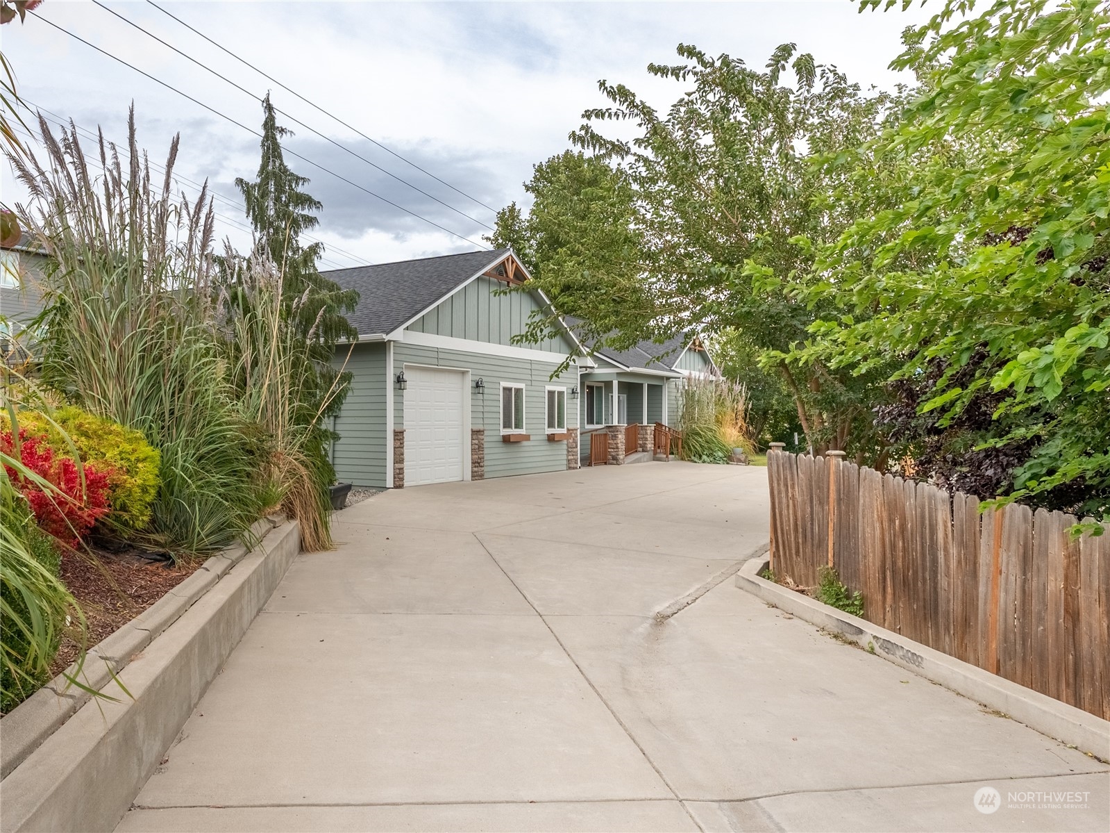 a view of house and outdoor space