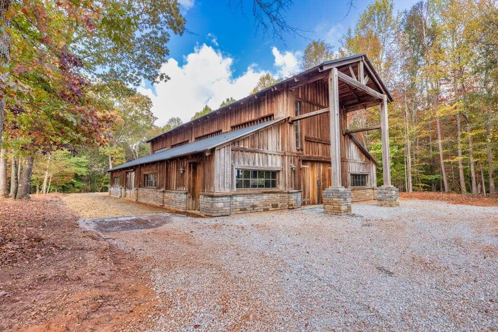 a view of house with a outdoor space