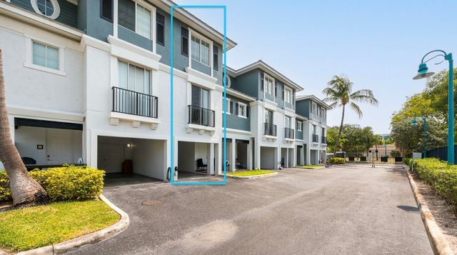 $799,000 | 240 Northeast 2nd Street, Unit 6E | Pineapple Grove