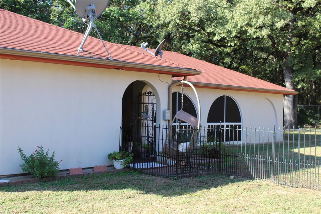 a front view of house with yard