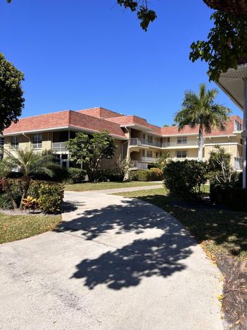 $279,000 | 5580 Tamberlane Circle, Unit 235 | Palm Beach Gardens