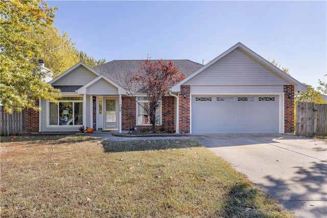 $244,000 | 1001 Coventry Drive | Warrensburg