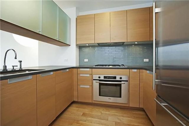 $5,000 | 310 West 52nd Street, Unit 9C | Hell's Kitchen