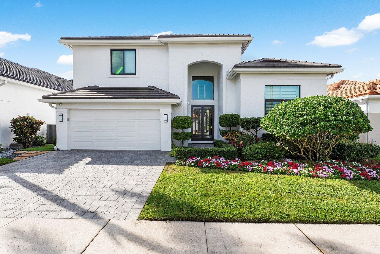 a view front of house with a yard