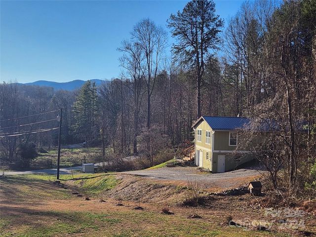 $495,000 | 704 Old Fort Road | Fairview Township - Buncombe County