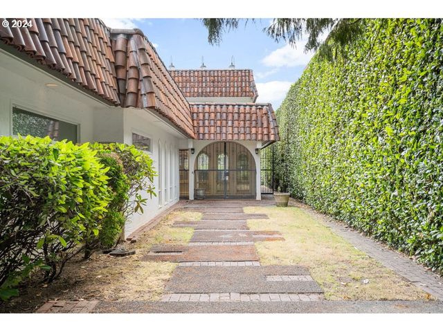 $1,995,000 | 13460 South Fielding Road | Birdshill