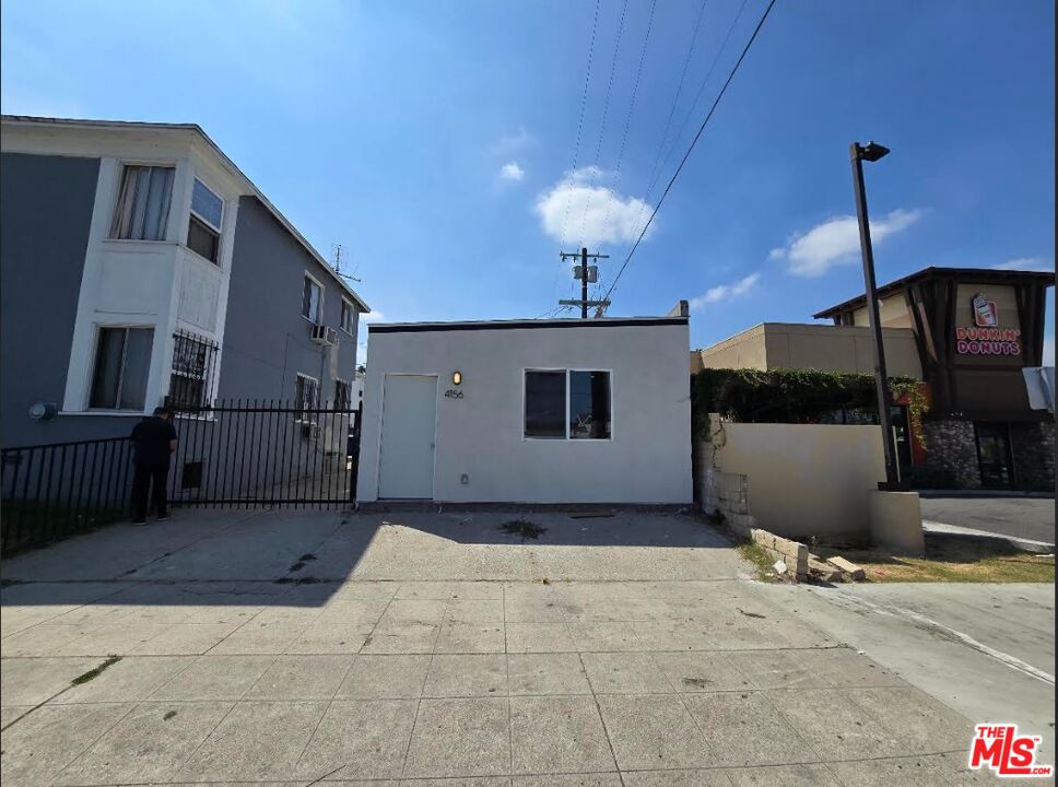 a view of a house with a garage