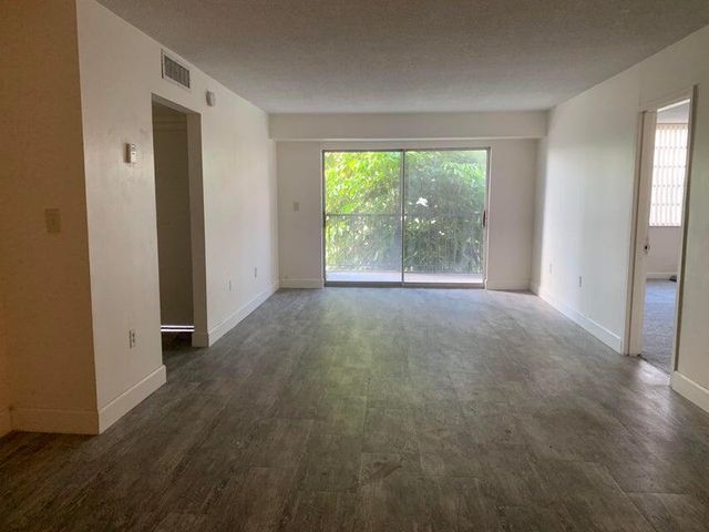 $2,200 | 1250 Northeast 125th Street, Unit 216D | Central North Miami