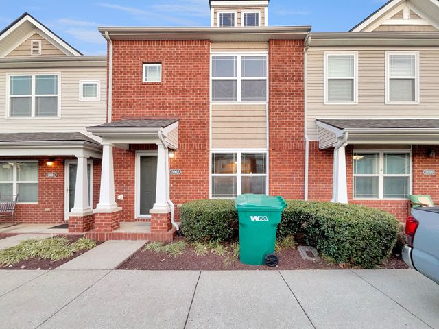 $285,000 | 2002 Arum Court | Somerset Springs Townhomes