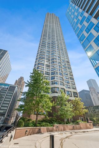 $2,600 | 405 North Wabash Avenue, Unit 207 | Renelle on the River