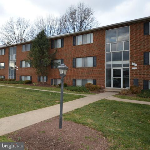 $1,350 | 3876 Shadywood Drive, Unit 8 | Jefferson