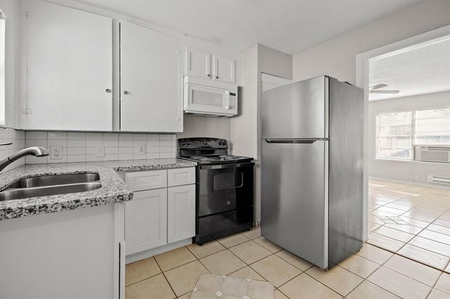 $749 | 1128 7th Avenue North | Chelsea Manor