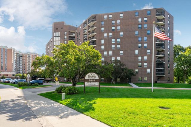 $219,900 | 6615 Lake Shore Drive South, Unit 601 | Northwest Richfield