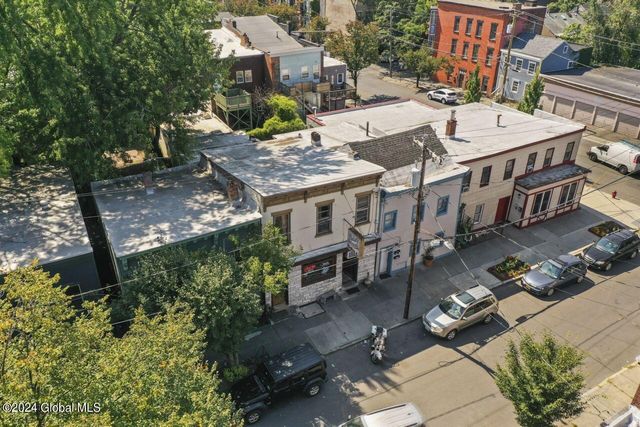 $2,925,000 | 164 Jefferson Street | Hudson Park