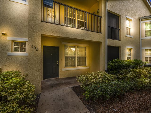 $230,000 | 148 Southwest Peacock Boulevard, Unit 25102 | Fountainview