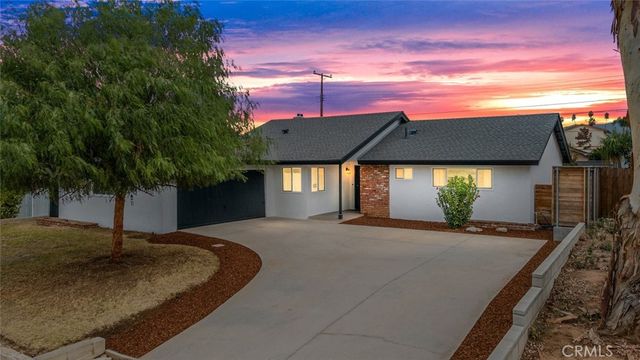 $580,000 | 50 Falcon Lane | North Redlands