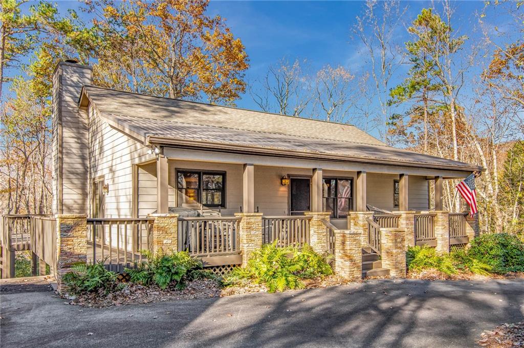 155 Dogwood Lane - Deck area on 3 sides of home - 6 minutes from Clubhouse.