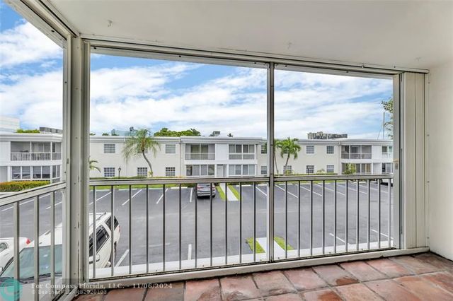 $2,400 | 6295 Bay Club Drive, Unit 4 | Bay Colony