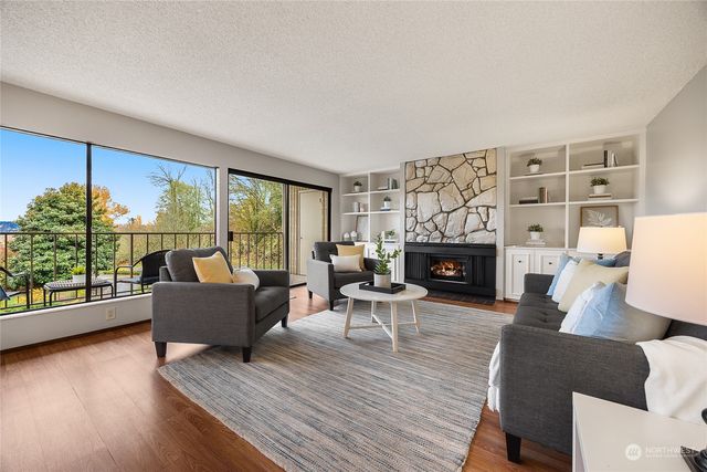 $625,000 | 8001 Sand Point Way Northeast, Unit C31 | View Ridge