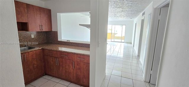 $2,000 | 6070 West 18th Avenue, Unit 303 | Hialeah