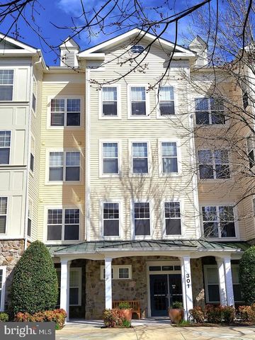 $395,000 | 301 High Gables Drive, Unit 109 | Gaithersburg