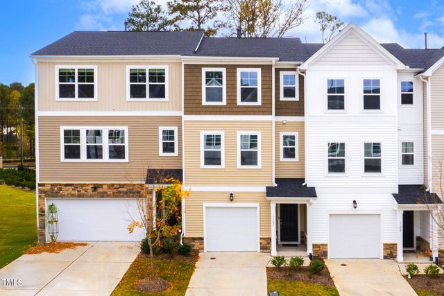 $425,000 | 1107 Shoreside Drive | Durham