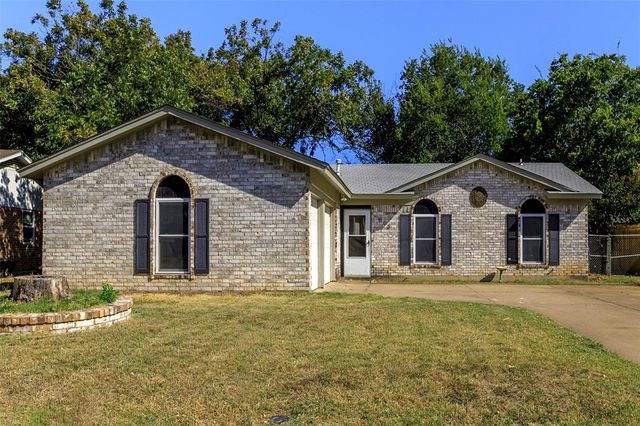 $250,000 | 900 Redbud Street | Crowley