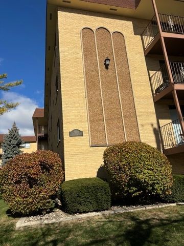 $244,000 | 7100 Cullom Avenue, Unit 320 | Norridge