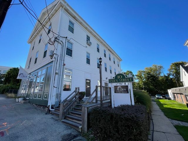 $2,200 | 8-10 Essex Street, Unit 4 | Andover Center