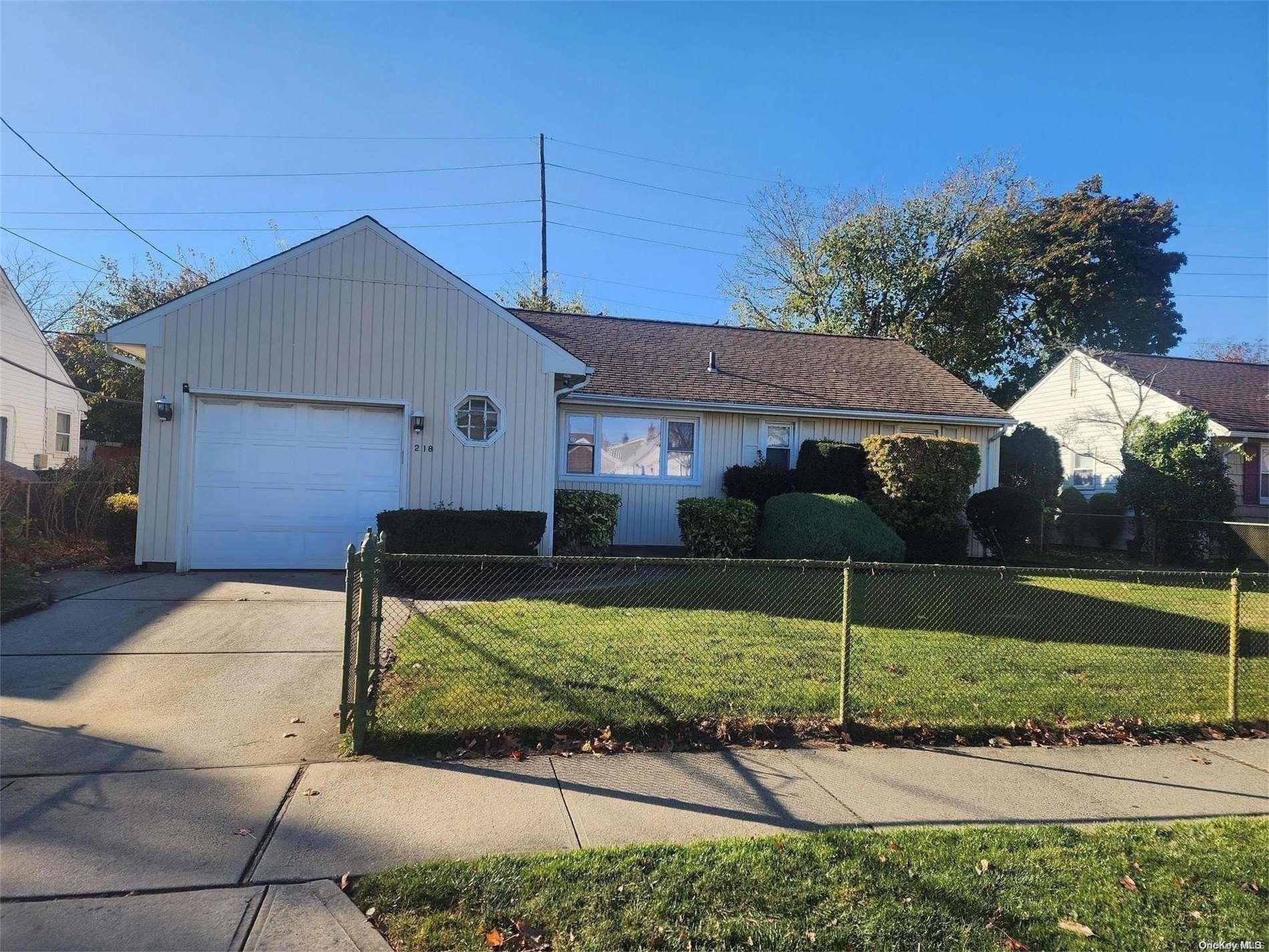 1.5 c/garage + long driveway