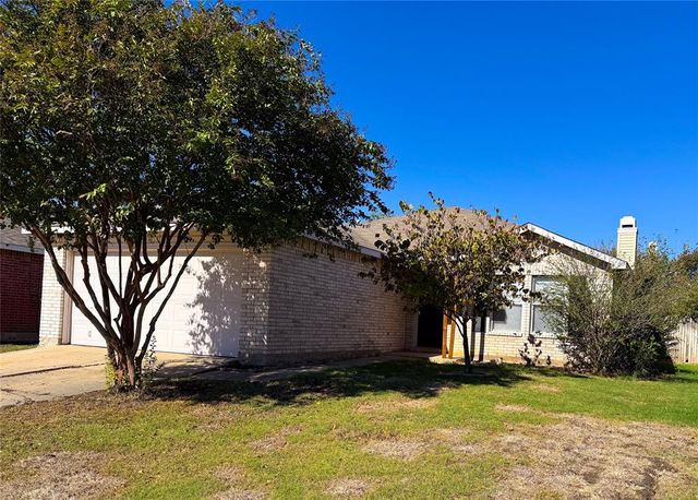 $2,100 | 2213 Maple Drive | Little Elm