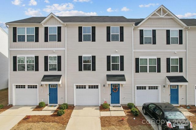 $299,999 | 2409 Fathom Way | Hamilton Circle