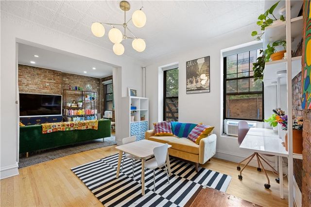 $1,395,000 | 533 Clinton Street, Unit 2AB | Carroll Gardens