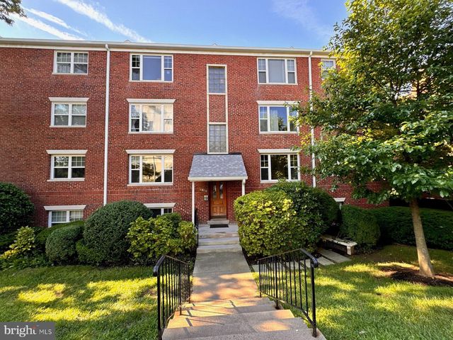 $375,000 | 1404 12th Street North, Unit 24 | Radnor-Fort Myer Heights