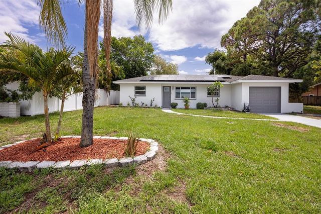 $520,000 | 9009 108th Street North | Seminole