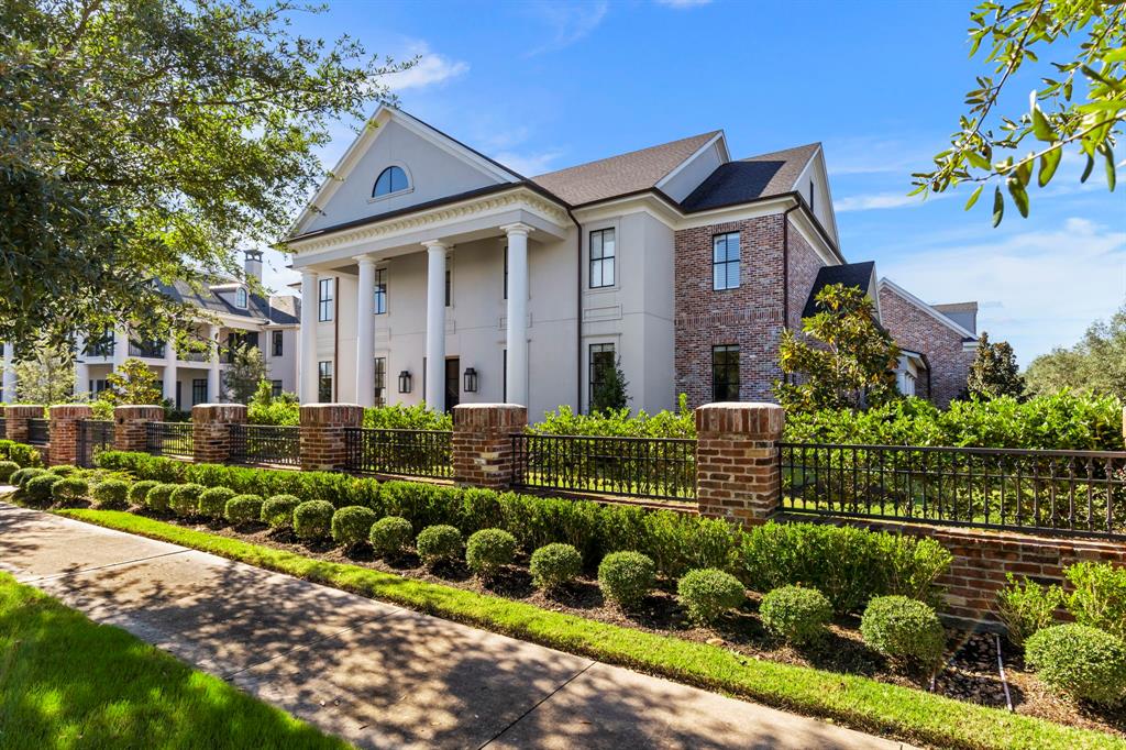 107 Colonial Row Drive The Woodlands TX 77380 Compass