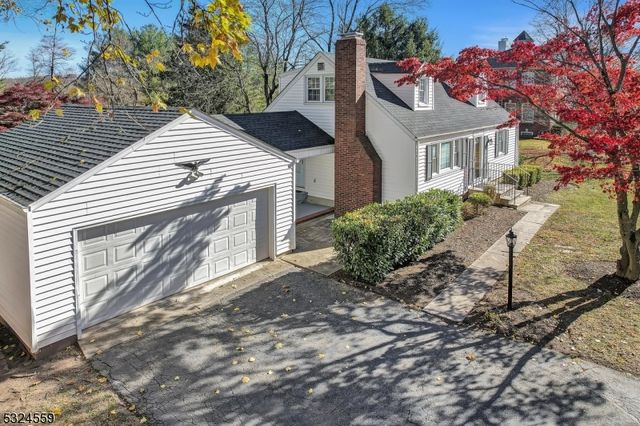 $879,000 | 17 Montgomery Avenue | Rocky Hill Historic District