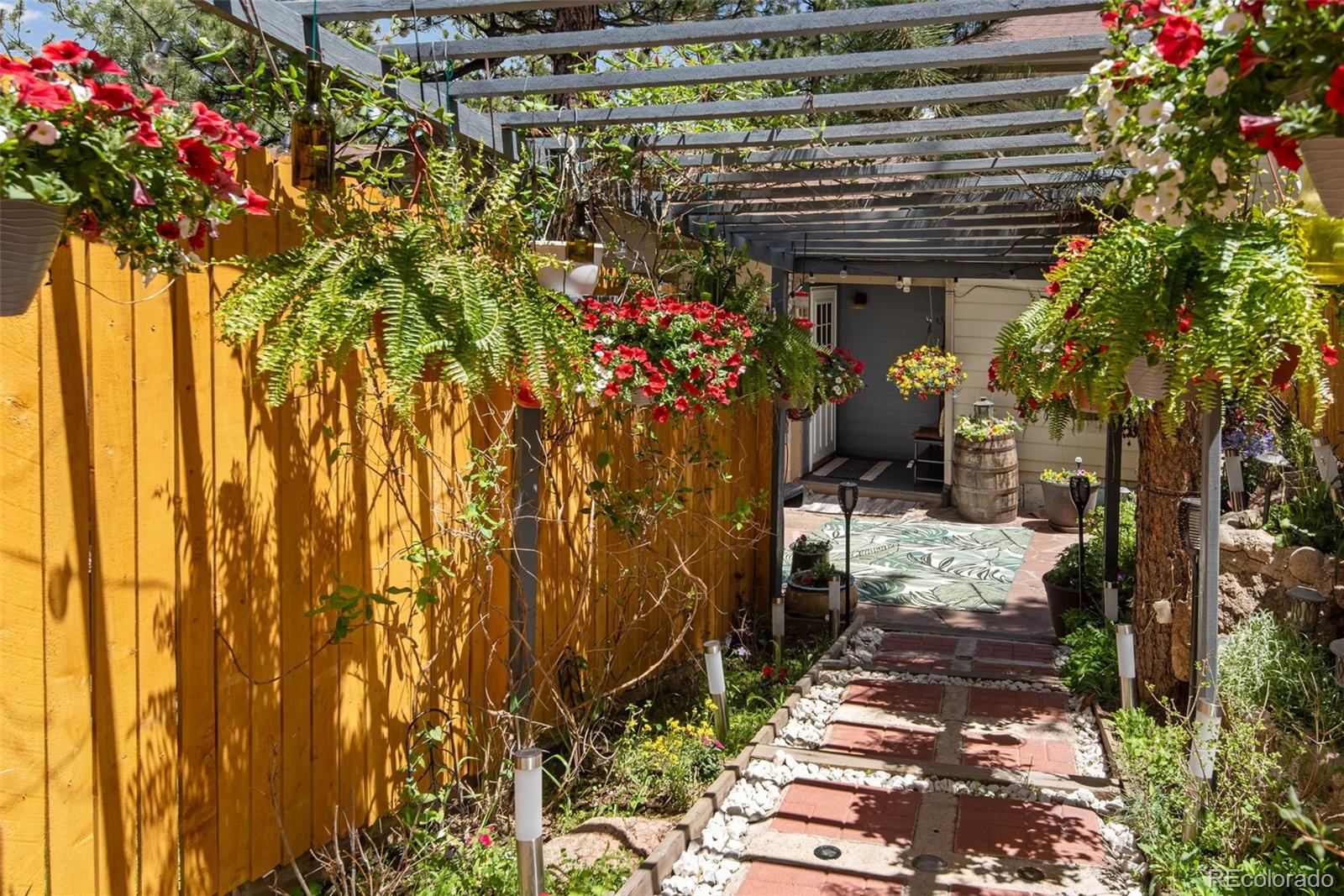 a view of a pathway with an outdoor space