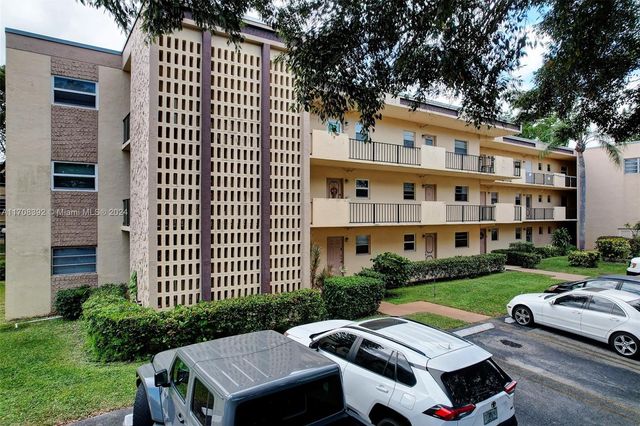 $175,000 | 100 Ashbury Road, Unit 203 | Carriage Hills