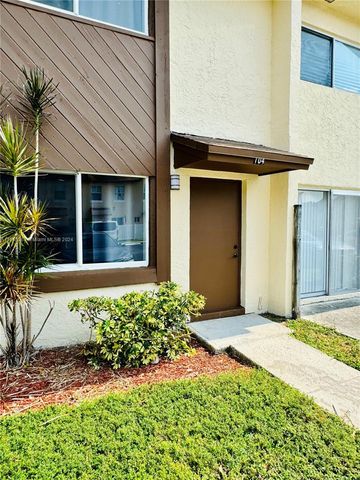 $2,100 | 6625 Winfield Boulevard, Unit 4D | North Margate