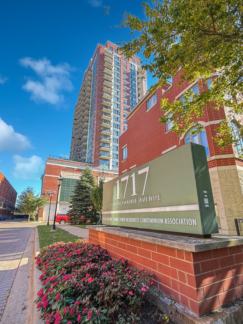 a view of building with an outdoor space