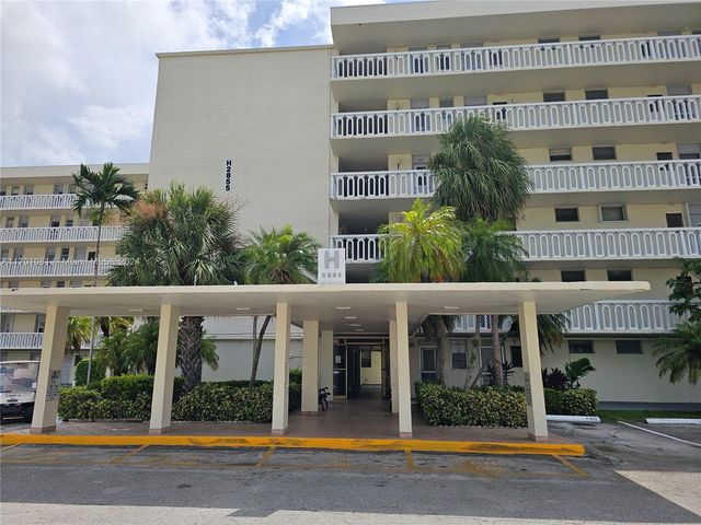 $1,800 | 2855 Leonard Drive, Unit H507 | Aventura