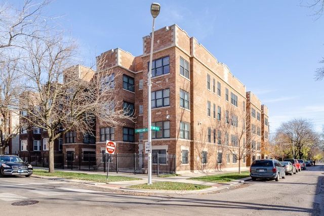 $1,050 | 1738 East 69th Street, Unit 404 | South Shore