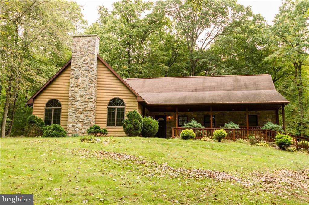 a front view of house with yard