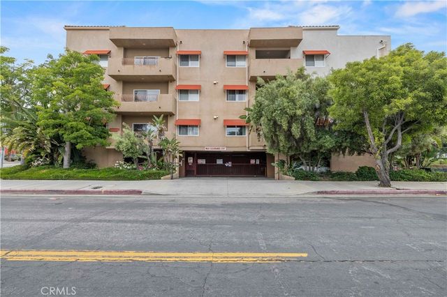 $585,000 | 9610 Zelzah Avenue, Unit 306 | Northridge