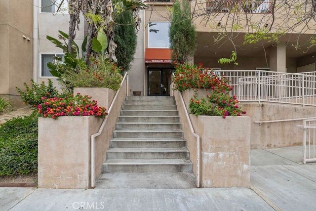 $560,000 | 9610 Zelzah Avenue, Unit 306 | Northridge