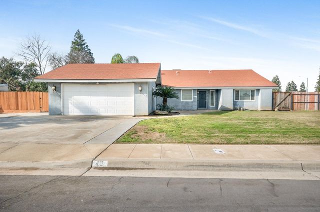 $479,900 | 40 Orangewood Avenue | Clovis